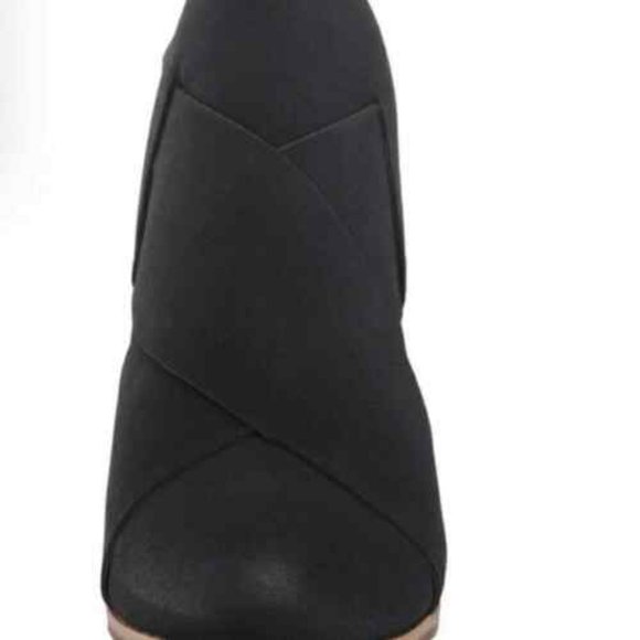 BC FOOTWEAR - Azalea Vegan Crisscross Bootie (Black) - Picture 5 of 9